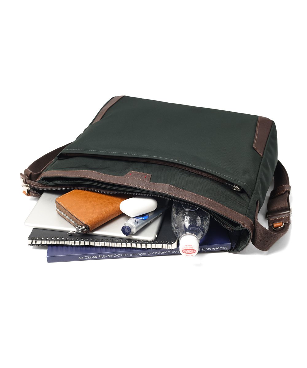 タケオキクチ マーカス ショルダーバッグ A4