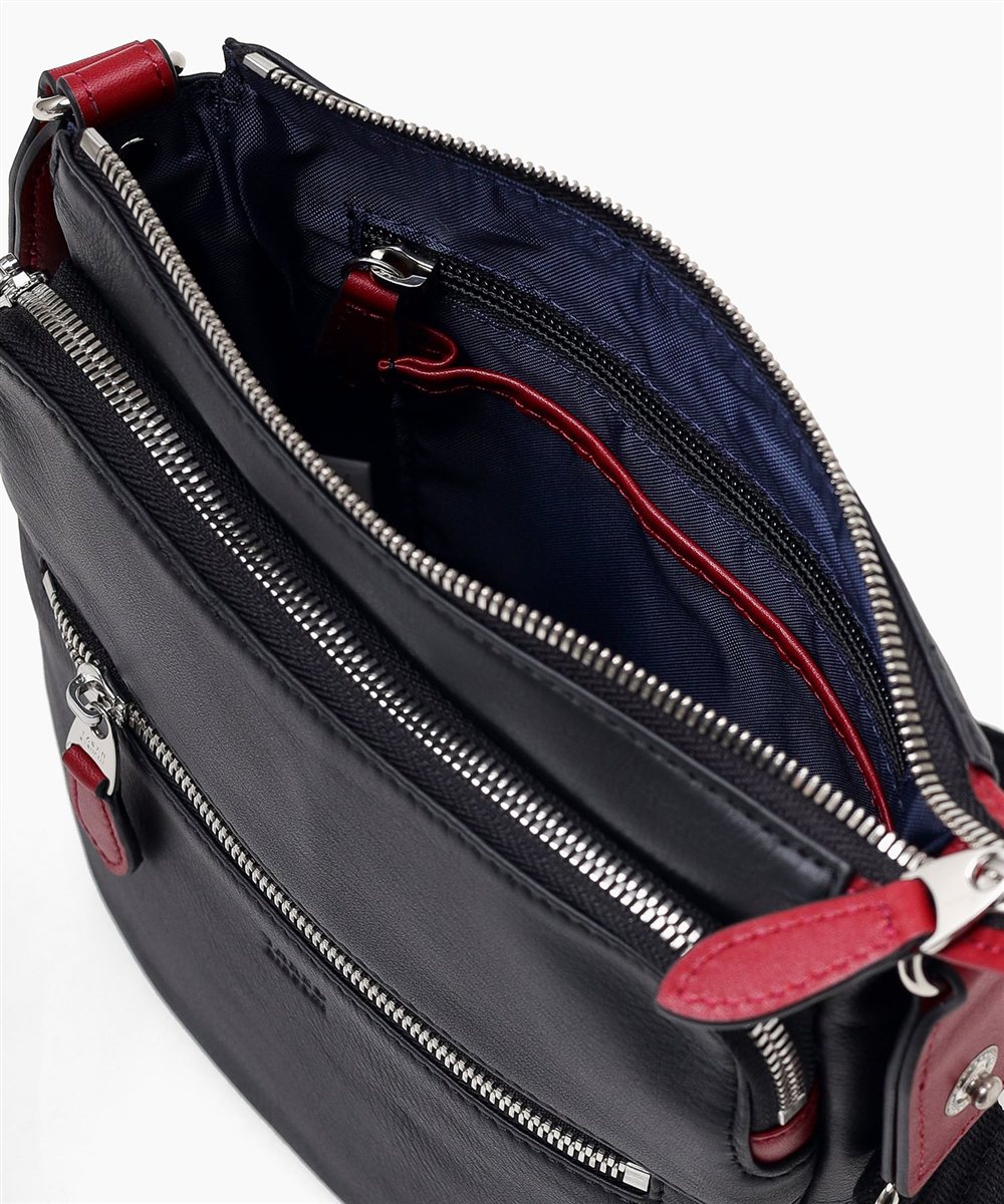 TAKEO KIKUCHI / タケオキクチ ソバージュ レザーミニショルダーバッグ