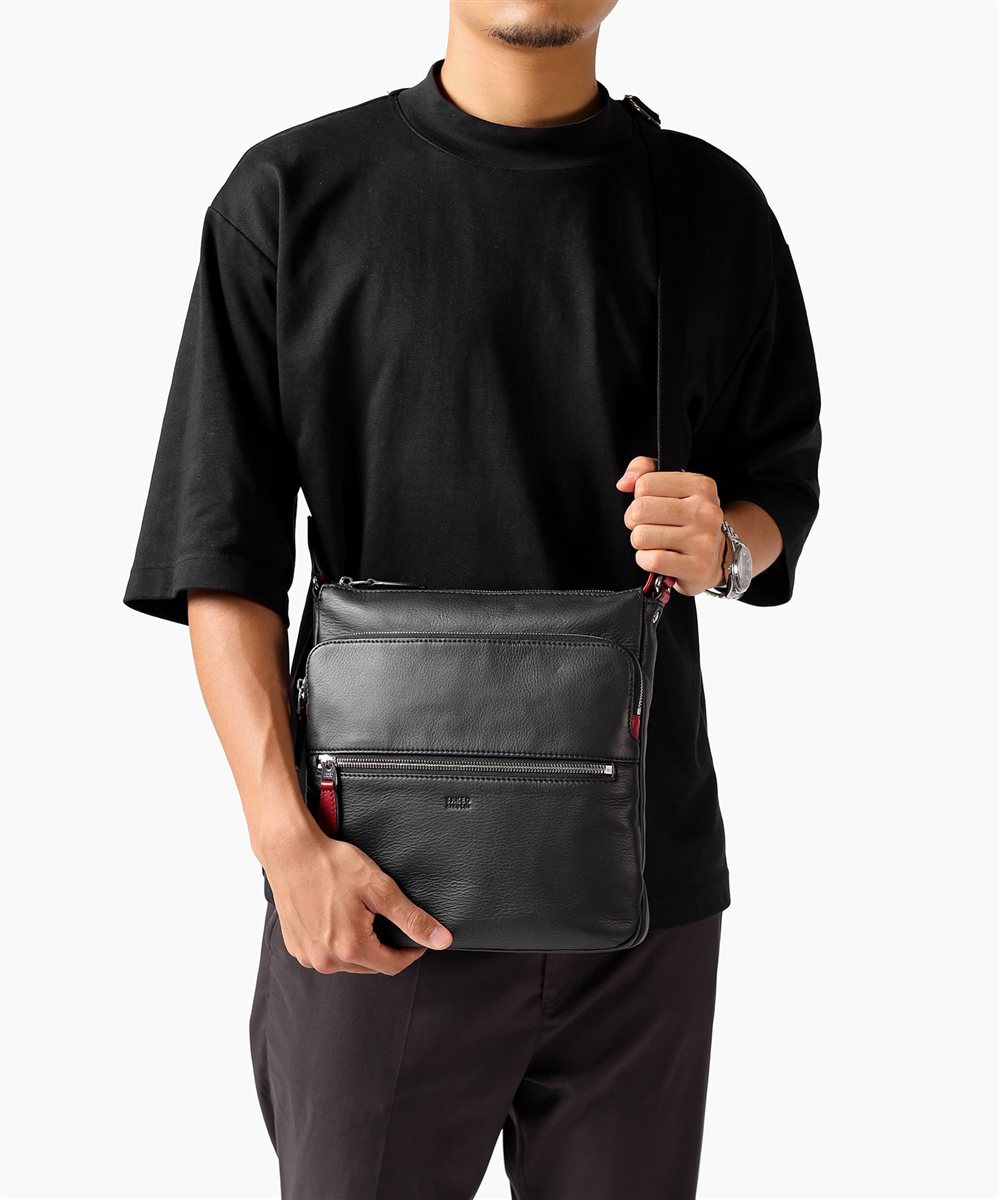 タケオキクチ ソバージュ レザーショルダーバッグ B5