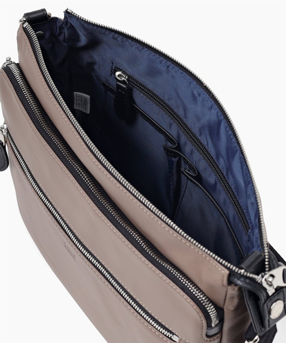 タケオキクチ ソバージュ レザーショルダーバッグ B5