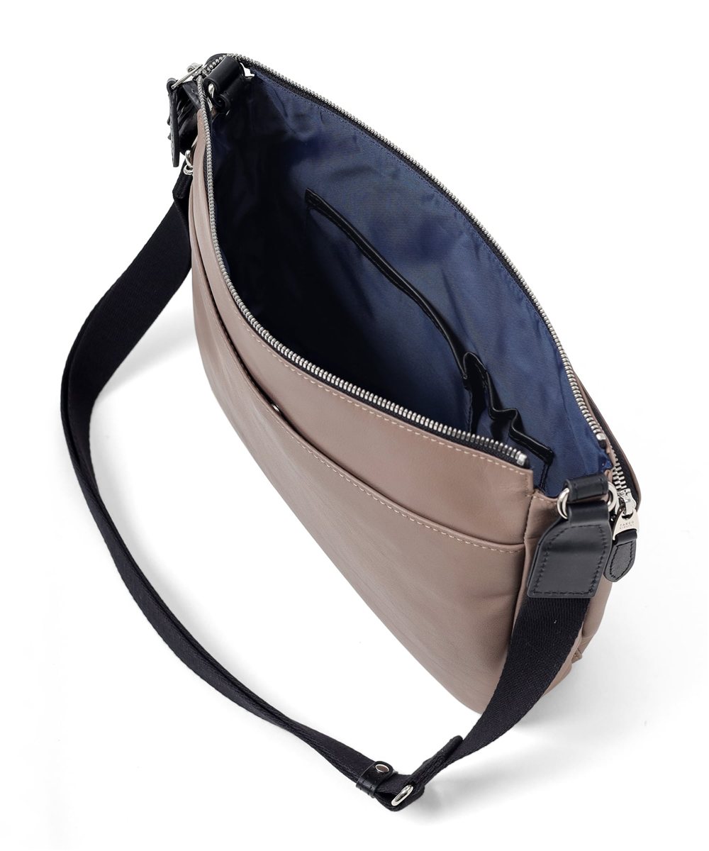 タケオキクチ ソバージュ レザーショルダーバッグ B5