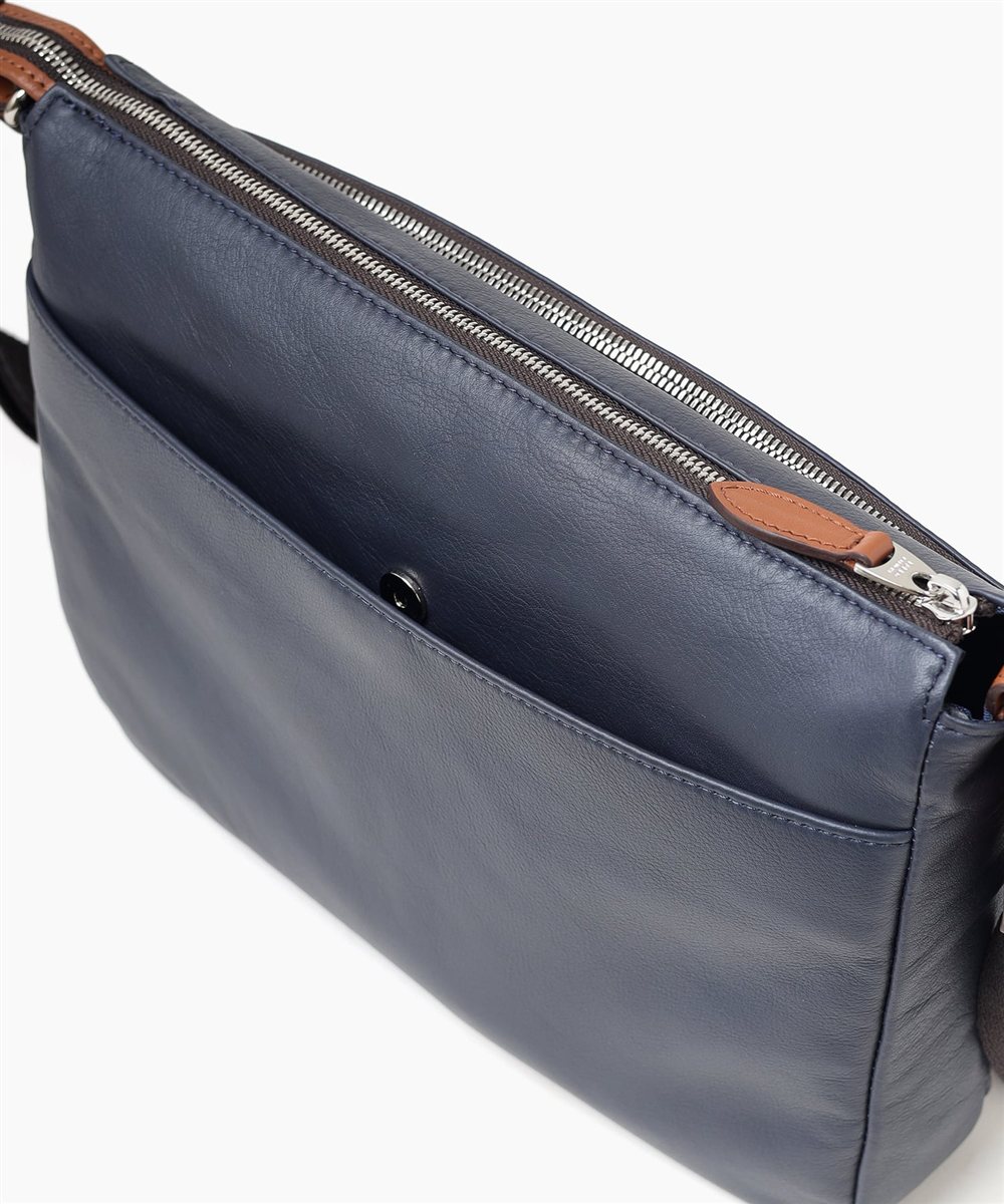 タケオキクチ ソバージュ レザーショルダーバッグ B5