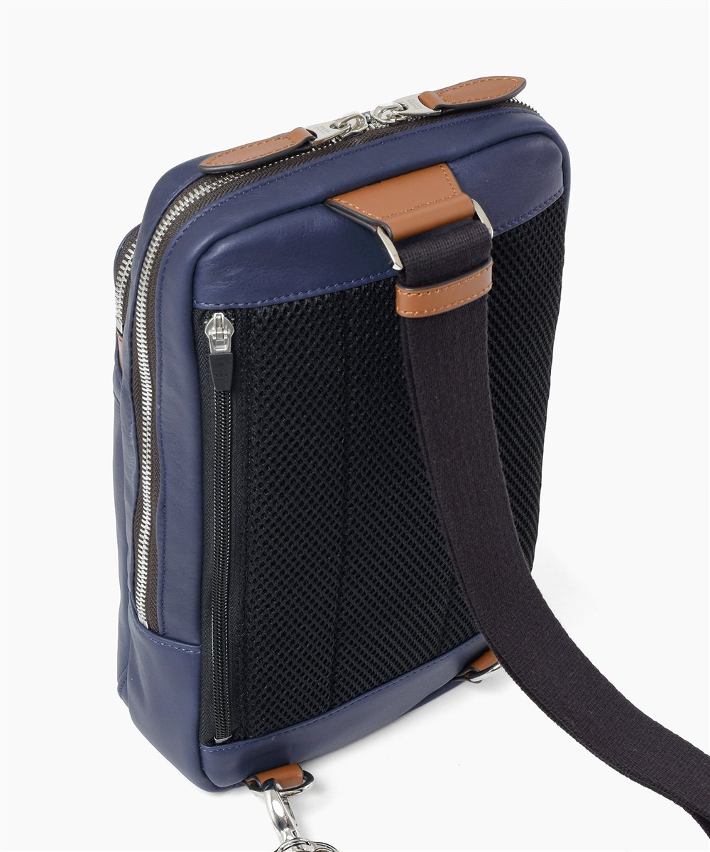 タケオキクチ ソバージュ レザーワンショルダーバッグ