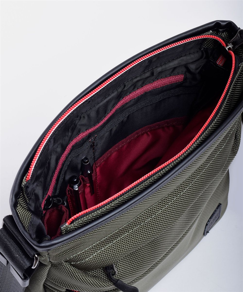 タケオキクチ スプリット ショルダーバッグ B5 スマホポーチ付き