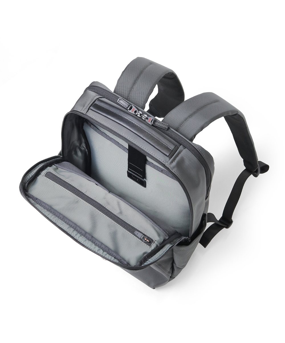 タケオキクチ バルジ ビジネスリュック B4 15.6インチ対応 ダブルルーム