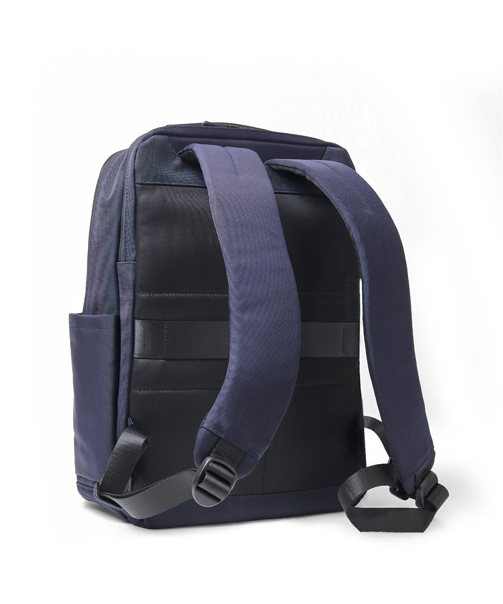 タケオキクチ バルジ ビジネスリュック B4 15.6インチ対応 ダブルルーム