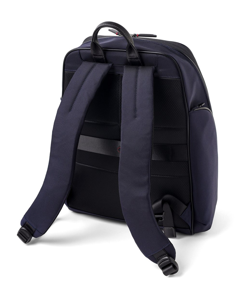 タケオキクチ フォルム ビジネスリュック B4 15.6インチ対応 セットアップ対応