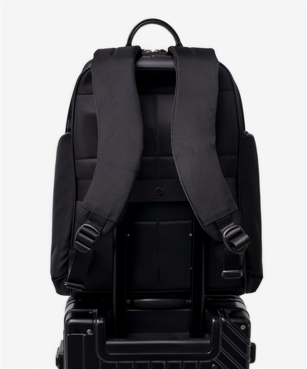 タケオキクチ フォルム ビジネスリュック B4 15.6インチ対応 セットアップ対応