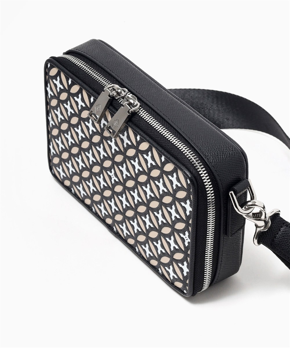 ドレステリア エアデール レザーミニショルダーバッグ