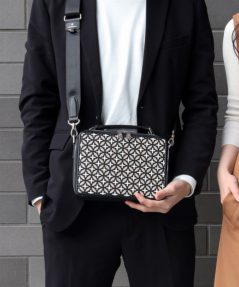 ドレステリア エアデール レザーショルダーバッグ 手付き