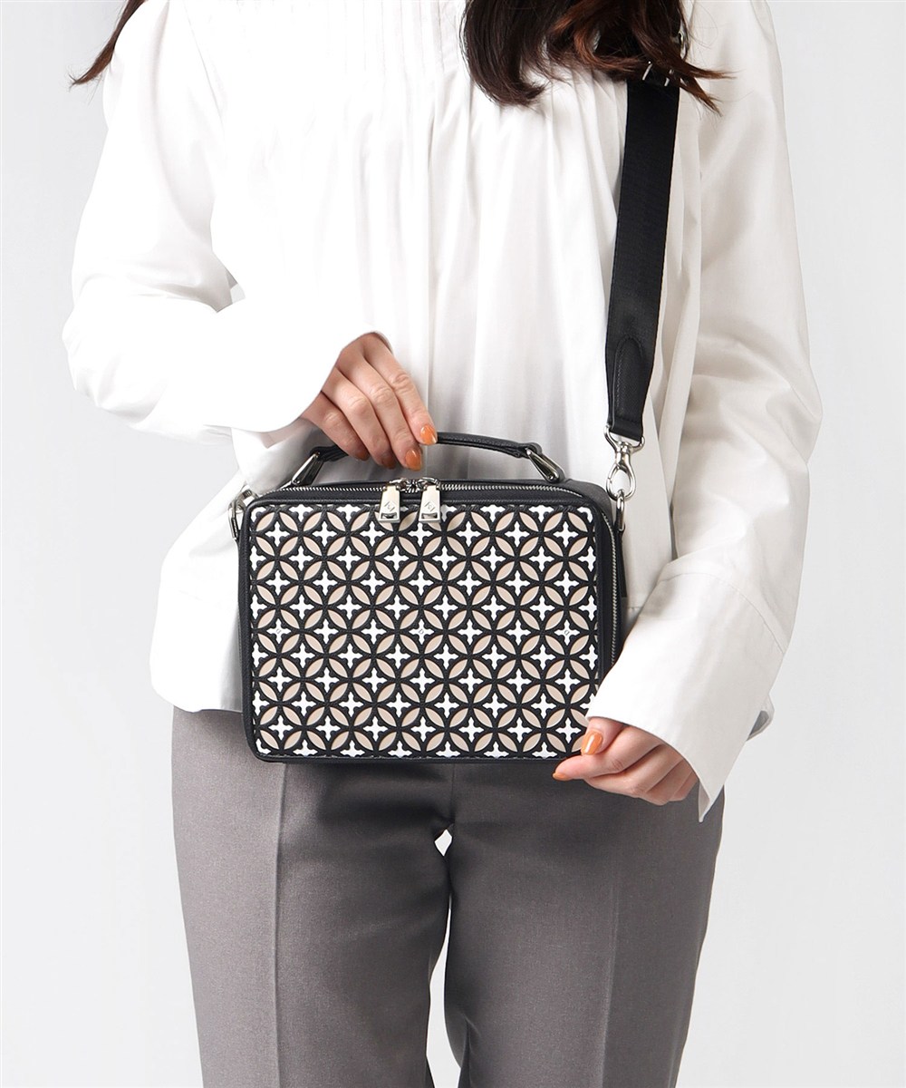 ドレステリア エアデール レザーショルダーバッグ 手付き