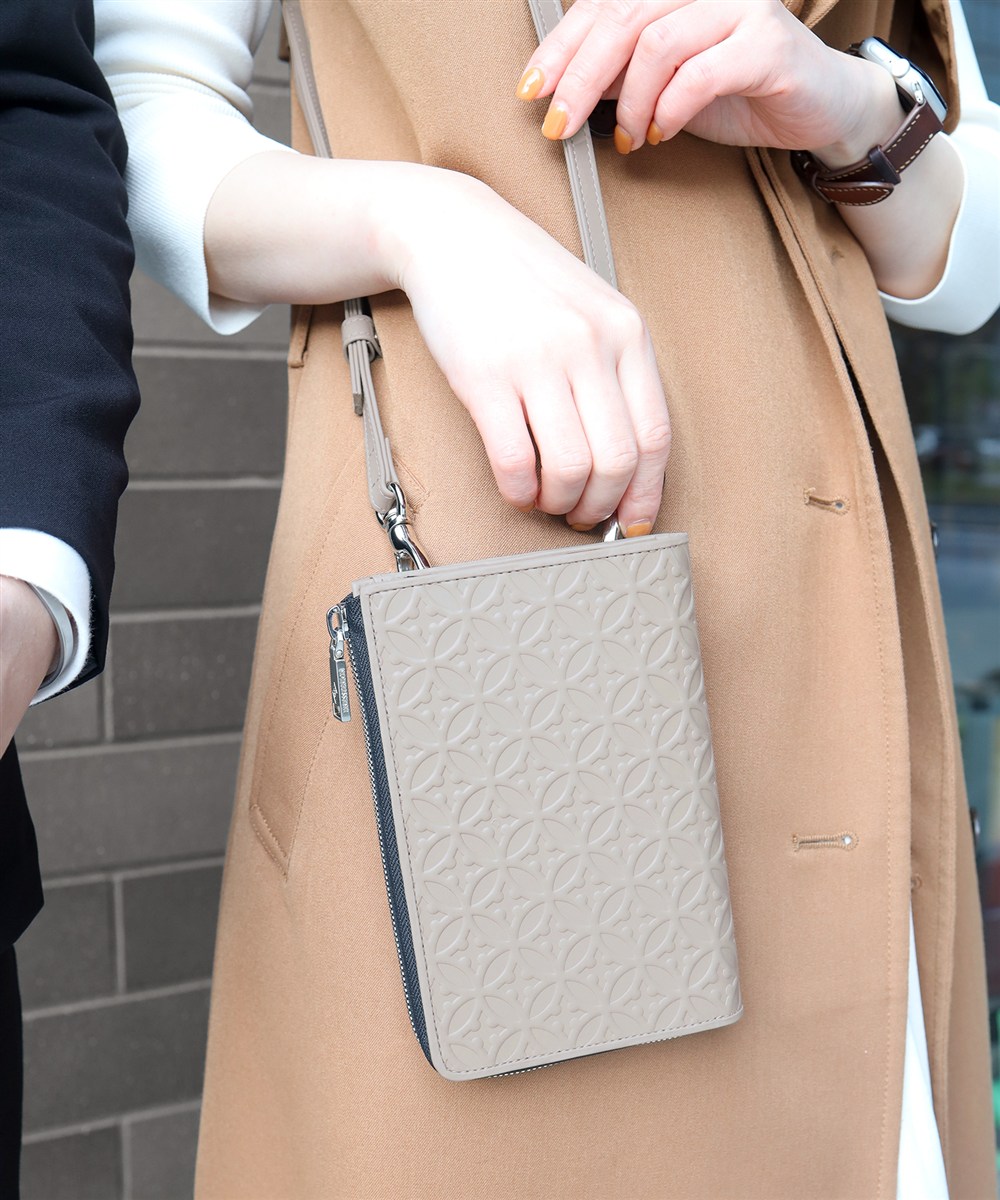 ドレステリア ウェルシュ レザースマホショルダーバッグ