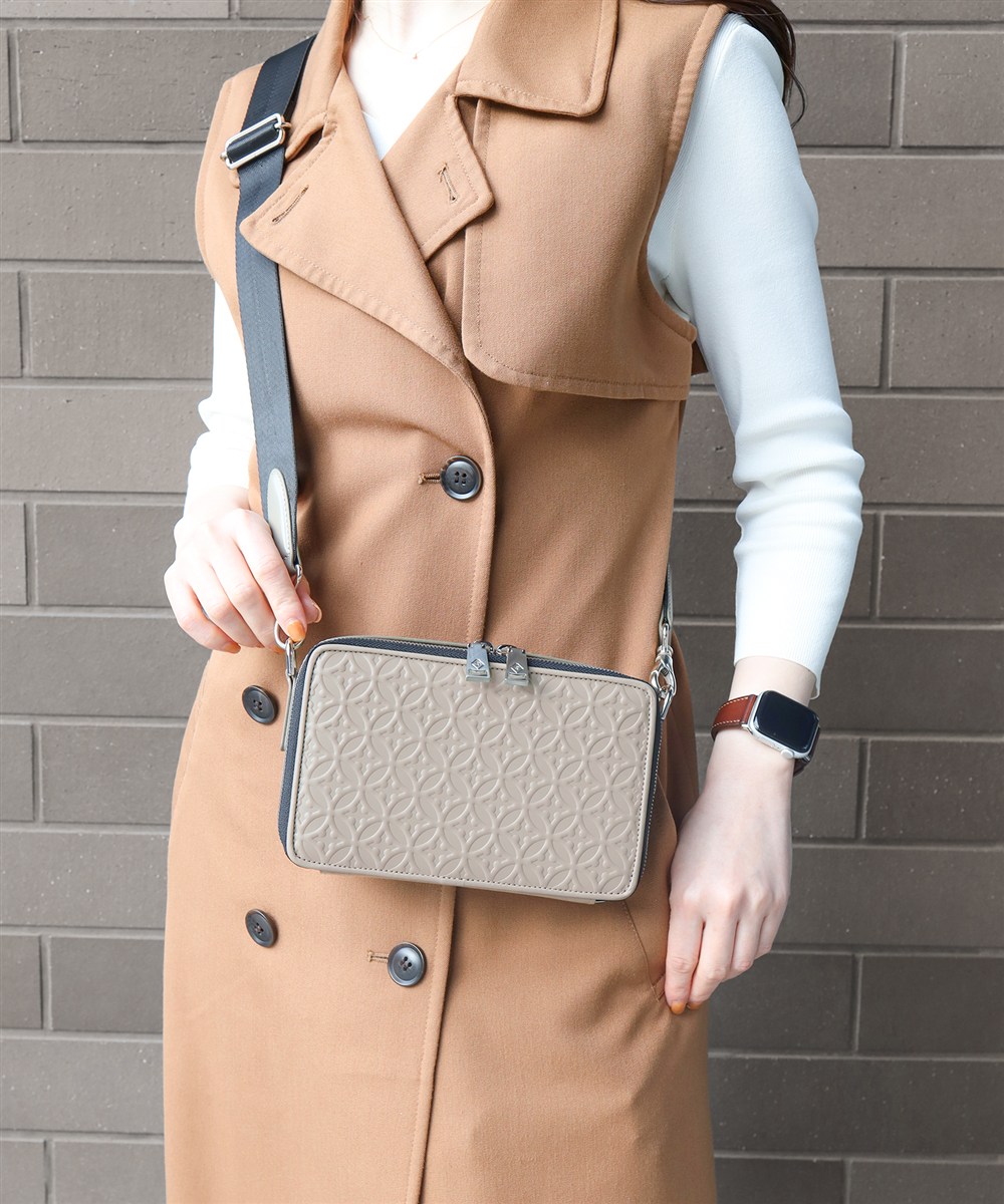 ドレステリア ウェルシュ レザーミニショルダーバッグ