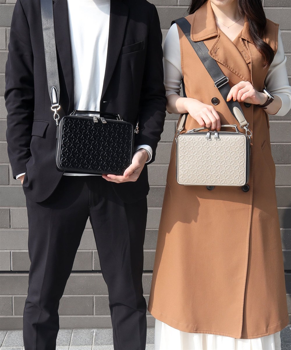 ドレステリア ウェルシュ レザーショルダーバッグ