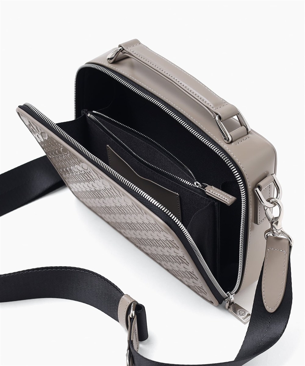 ドレステリア ウェルシュ レザーショルダーバッグ