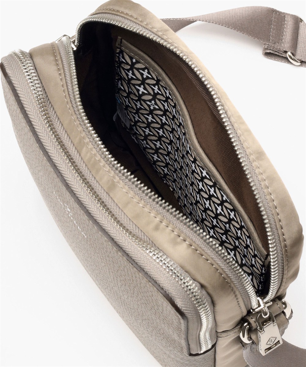 ドレステリア チャールズ ミニショルダーバッグ タテ型