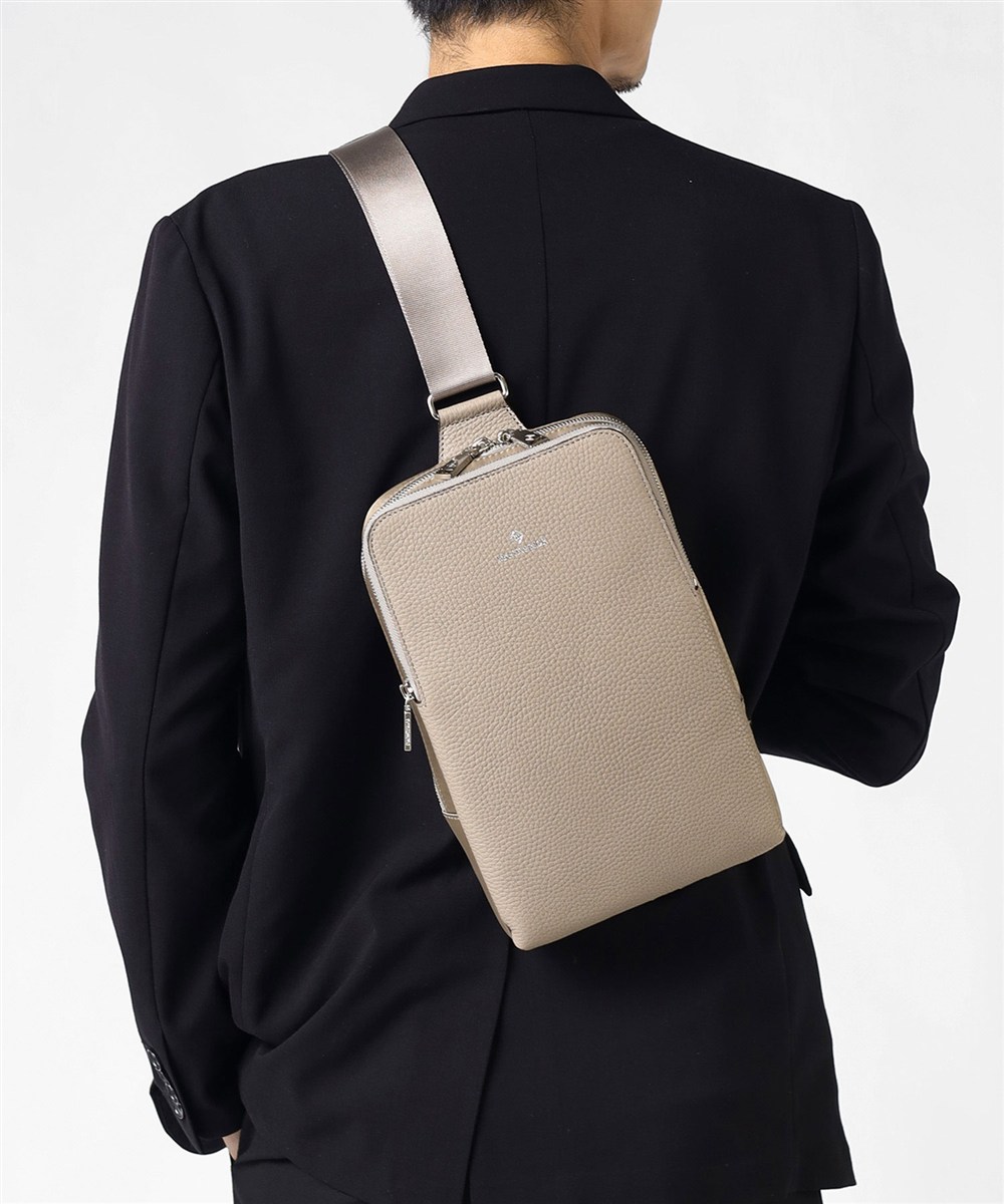 ドレステリア チャールズ ワンショルダーバッグ