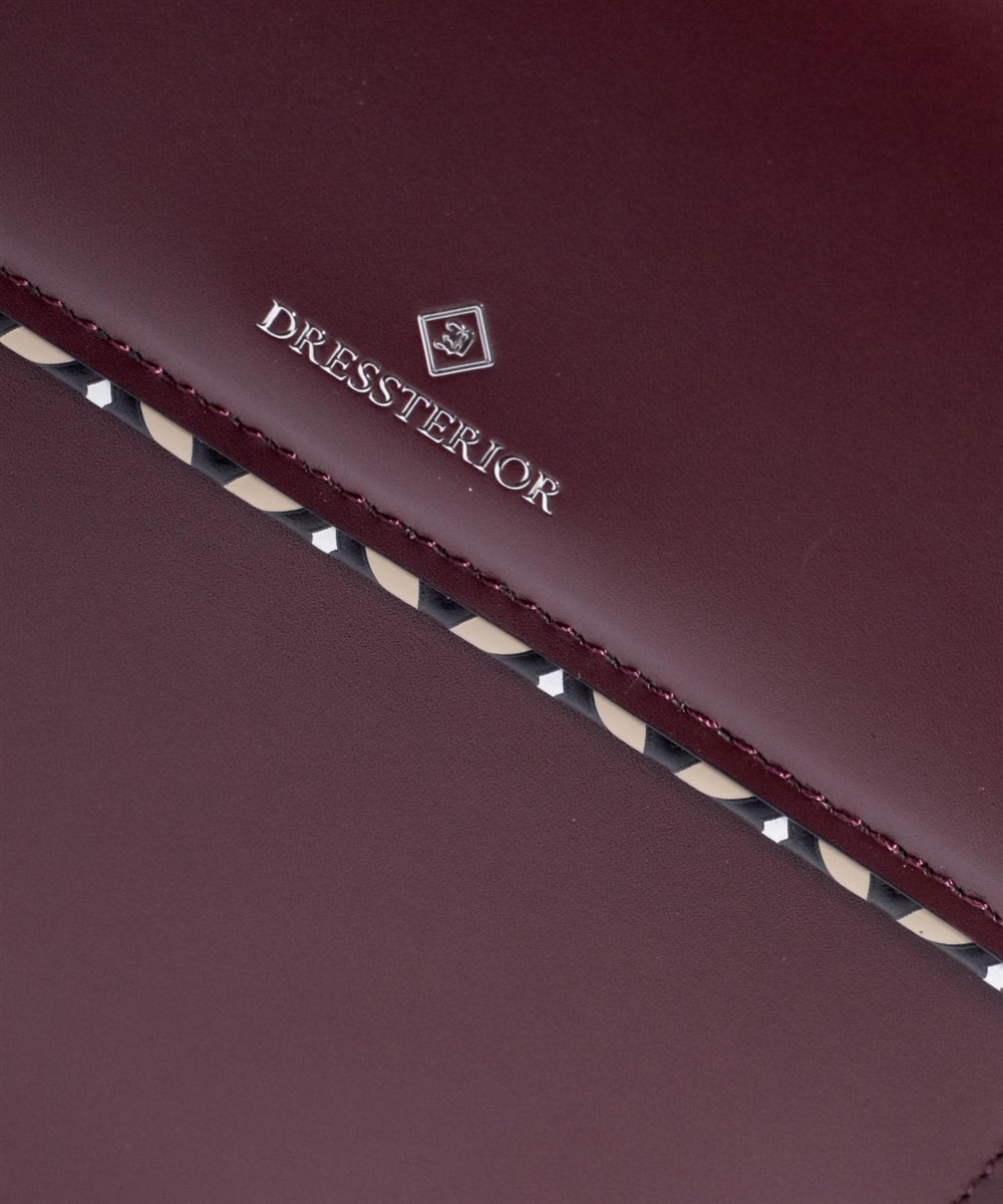 ドレステリア チェスキー レザースマホショルダー