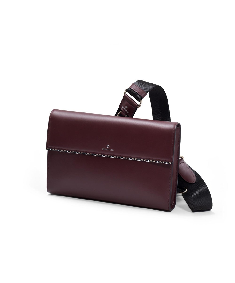 ドレステリア チェスキー 2WAY レザークラッチショルダー