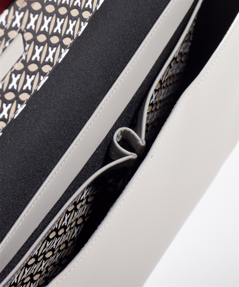 ドレステリア チェスキー 2WAY レザークラッチショルダー