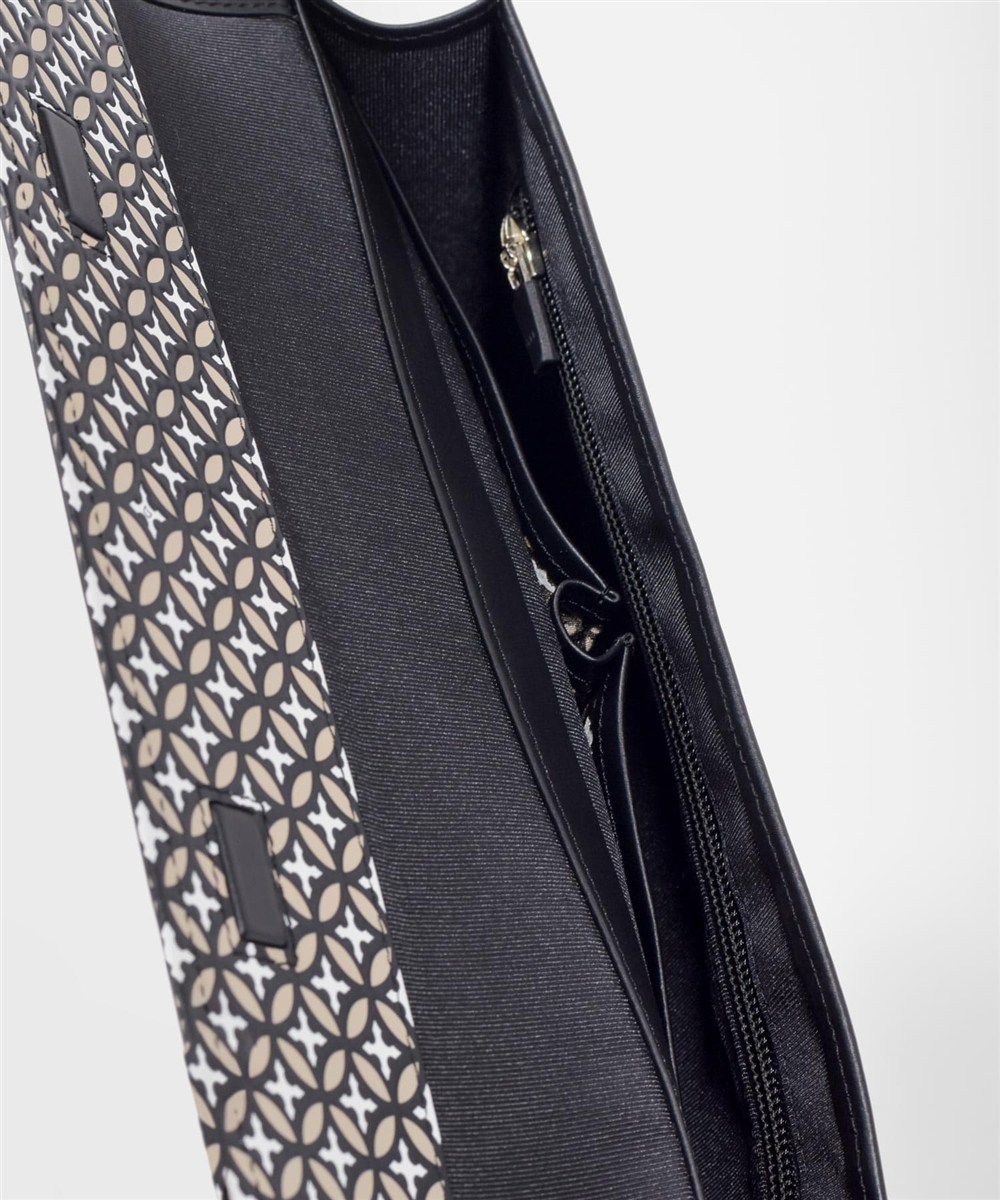 ドレステリア チェスキー 2WAY レザークラッチショルダー