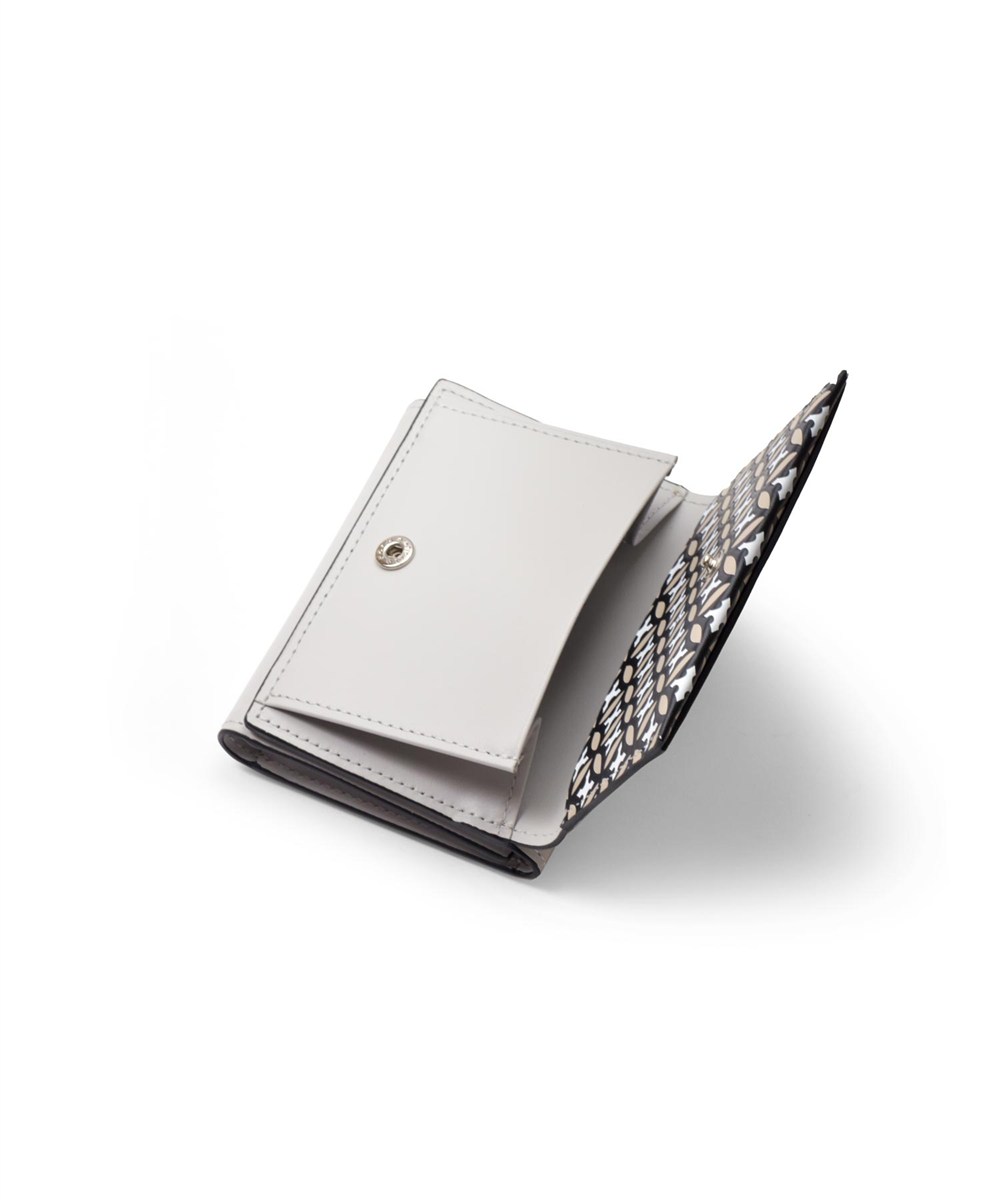 ドレステリア チェスキー 三つ折り財布 カード段6