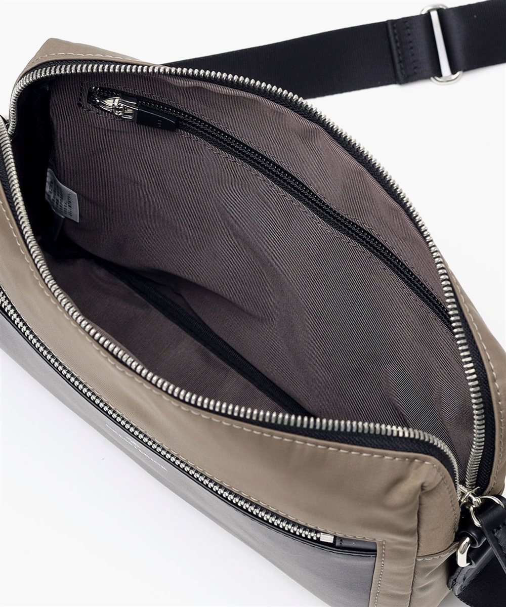 ドレステリア レークランド ミニショルダーバッグ