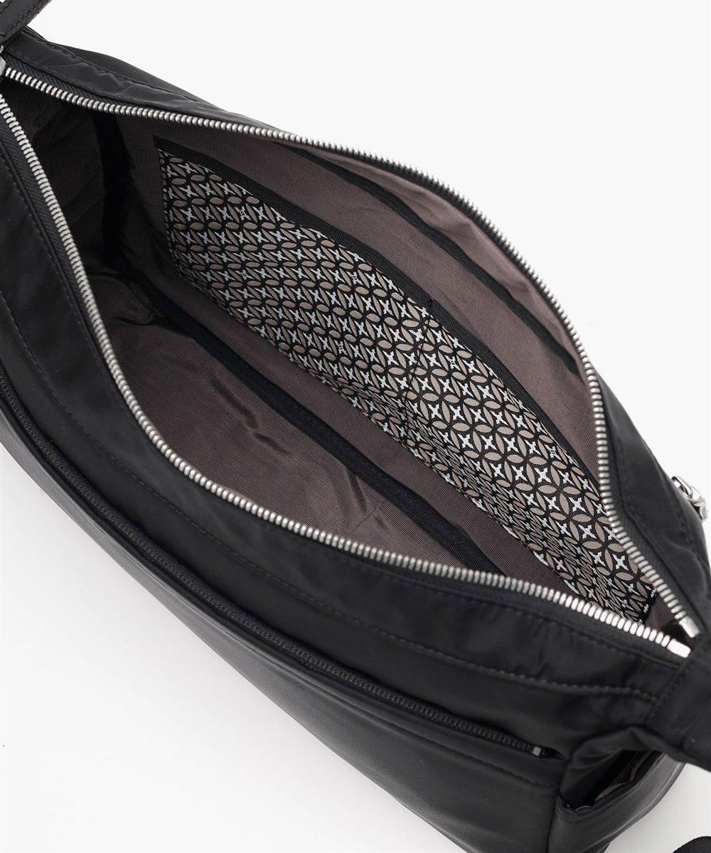 ドレステリア レークランド ショルダーバッグ A4