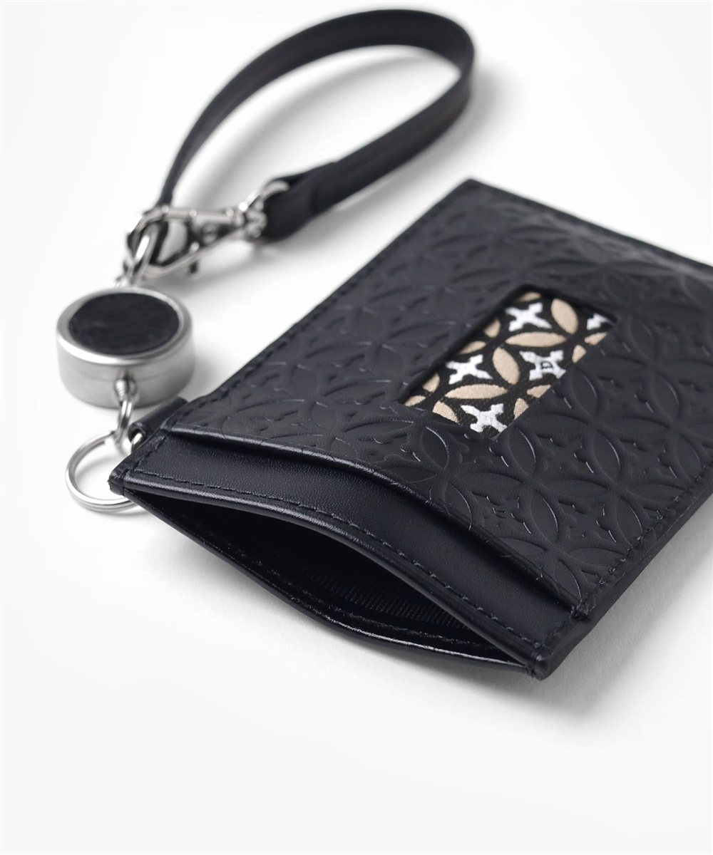 ドレステリア ノーブル パスケース リール付き