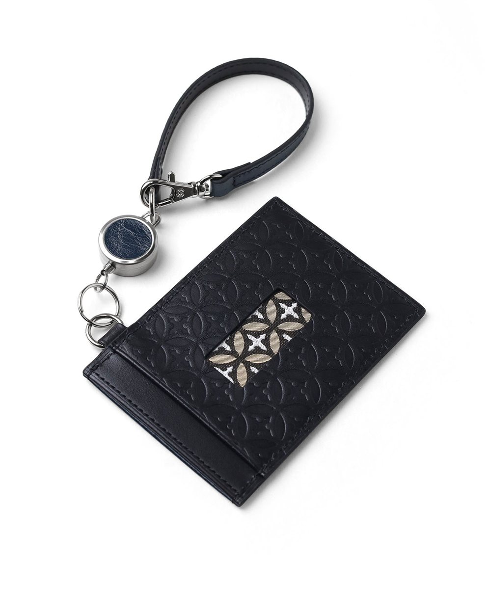 ドレステリア ノーブル パスケース リール付き