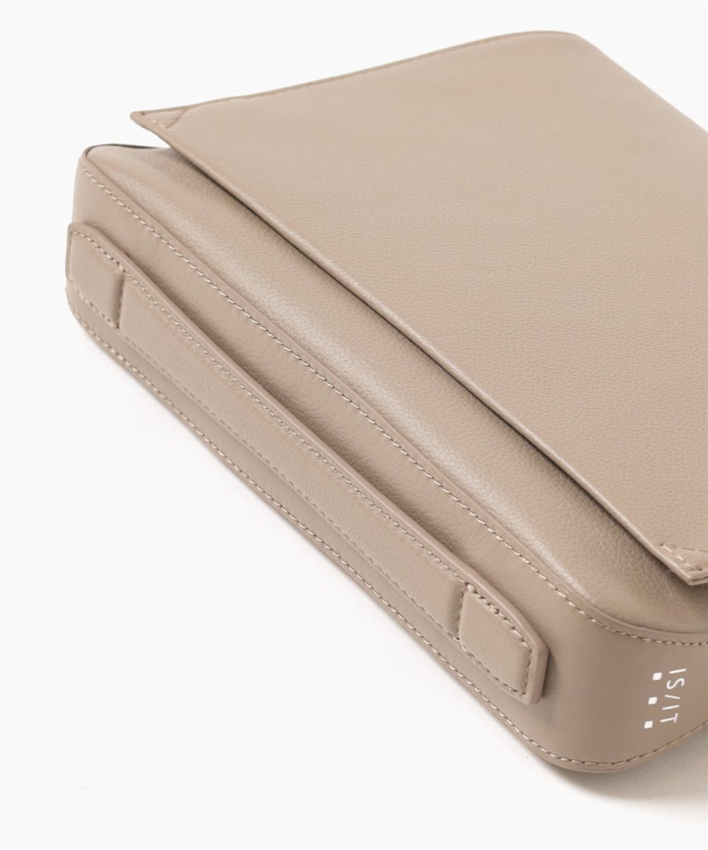 イズイット レニー レザークラッチ兼ショルダーバッグ