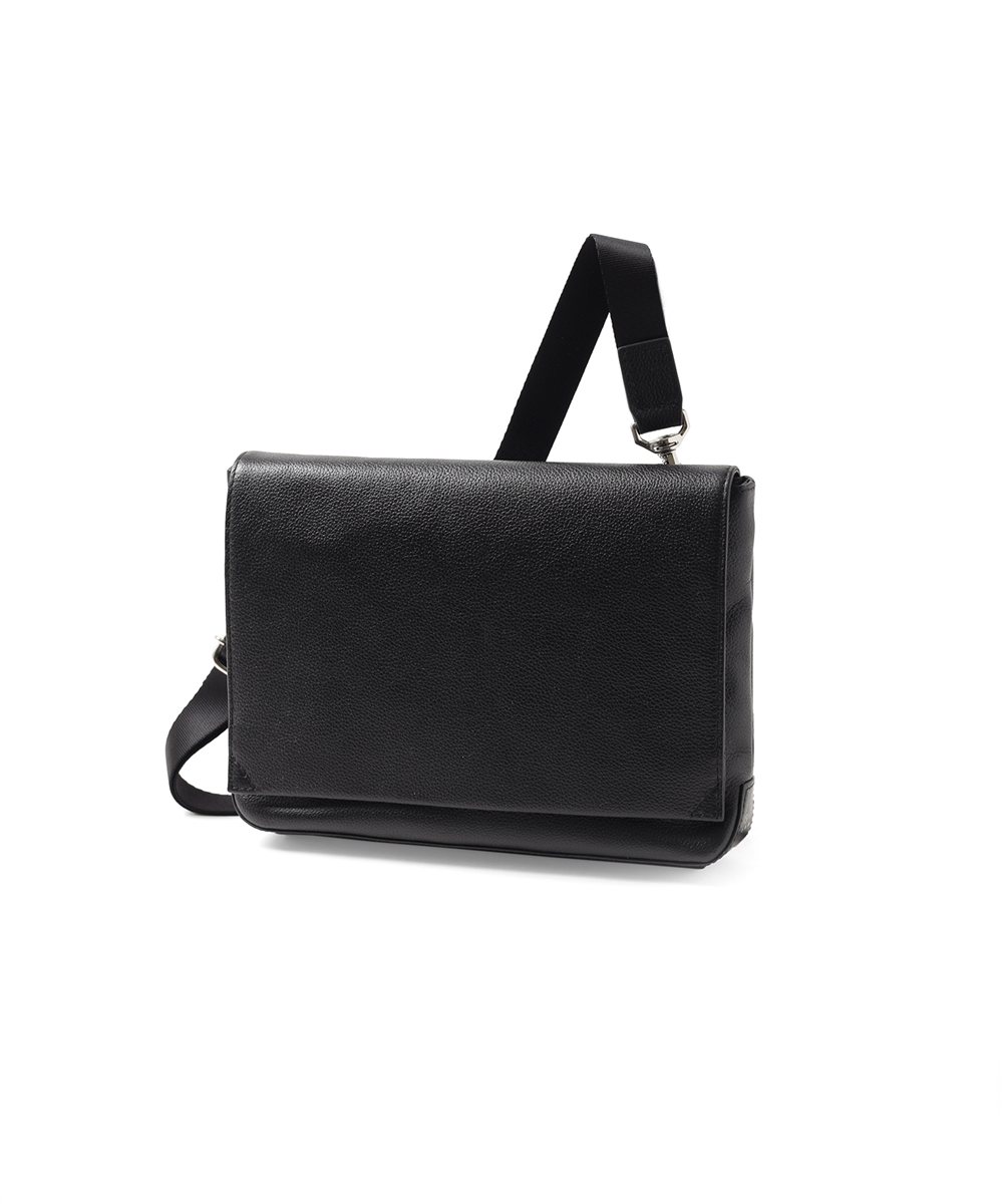 イズイット レニー レザークラッチ兼ショルダーバッグ