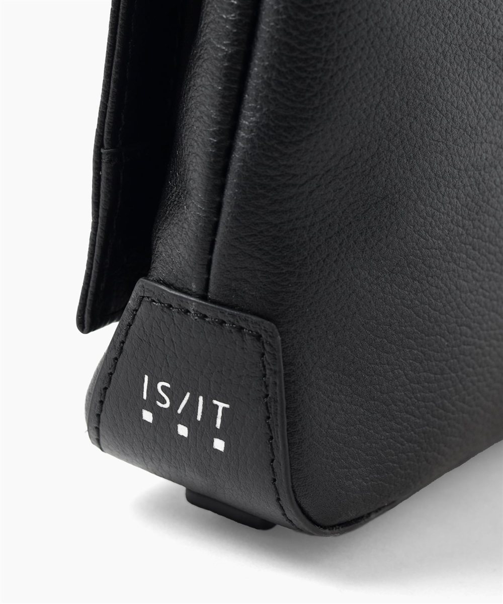 イズイット レニー レザークラッチ兼ショルダーバッグ