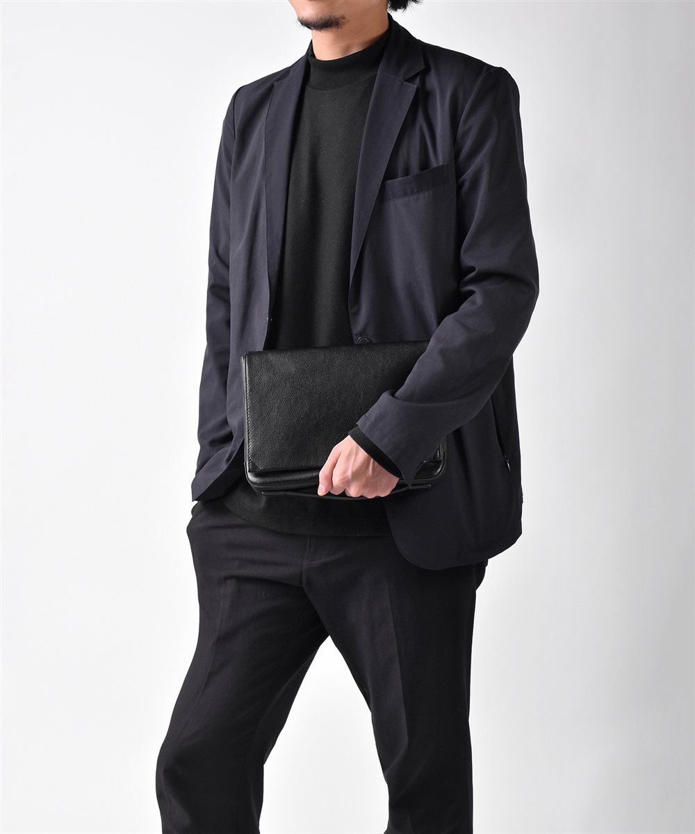 イズイット レニー レザークラッチ兼ショルダーバッグ