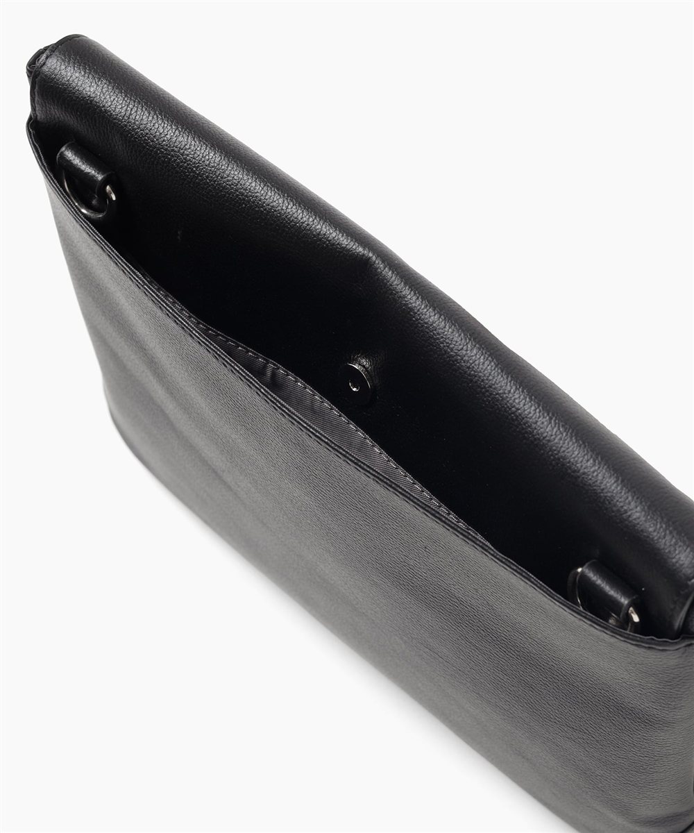 イズイット レニー レザークラッチ兼ショルダーバッグ B5