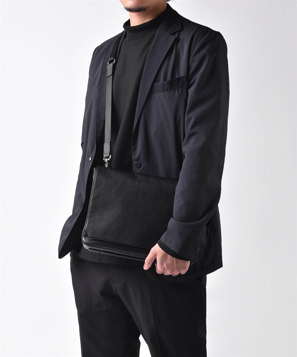 イズイット レニー レザークラッチ兼ショルダーバッグ B5