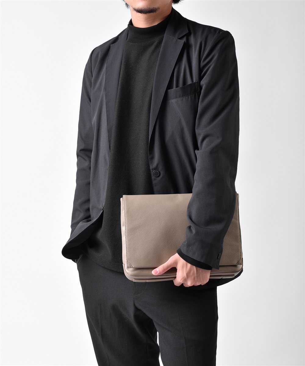 イズイット レニー レザークラッチ兼ショルダーバッグ B5