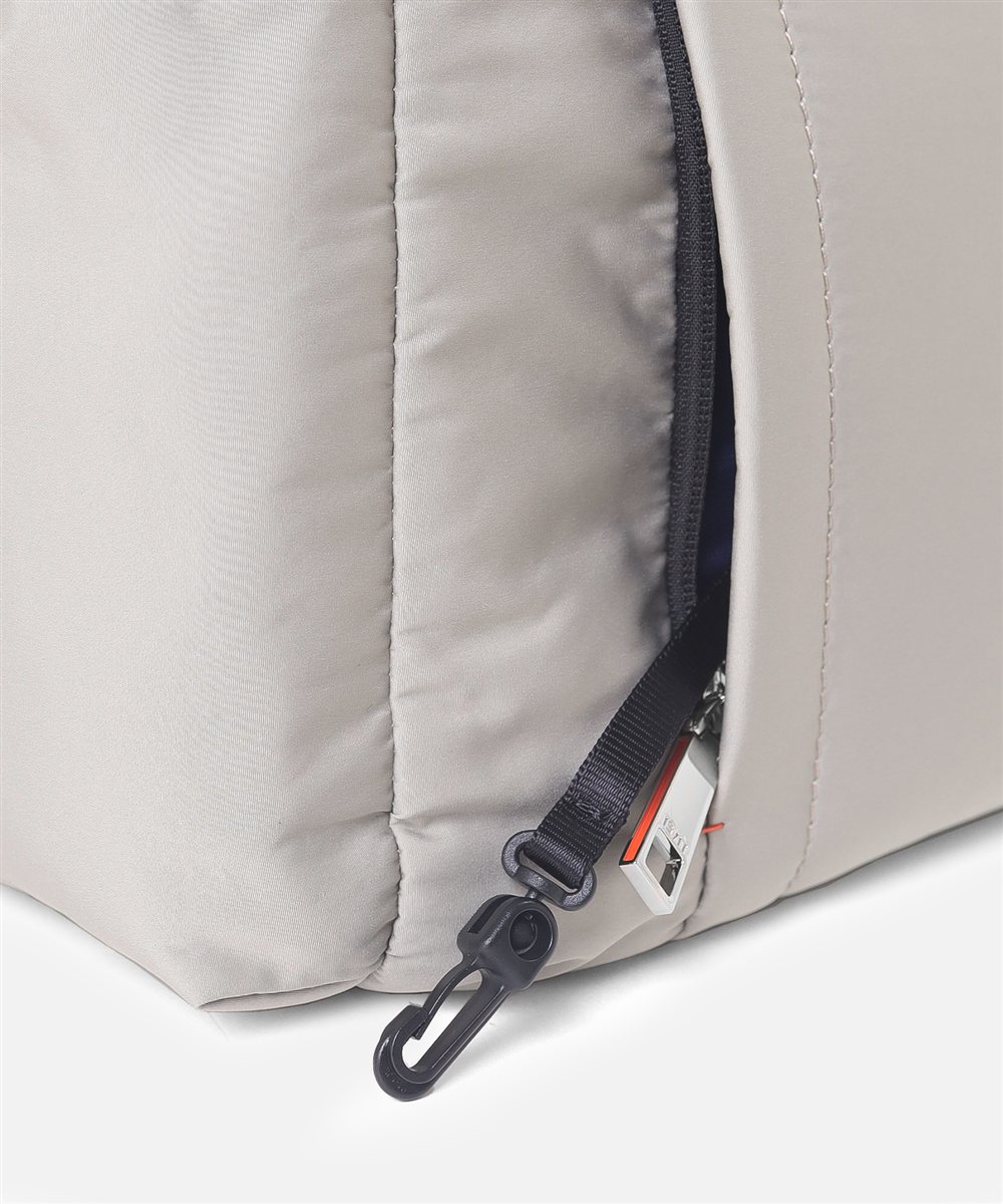 イズイット トゥモロー トートボストンバッグ A4