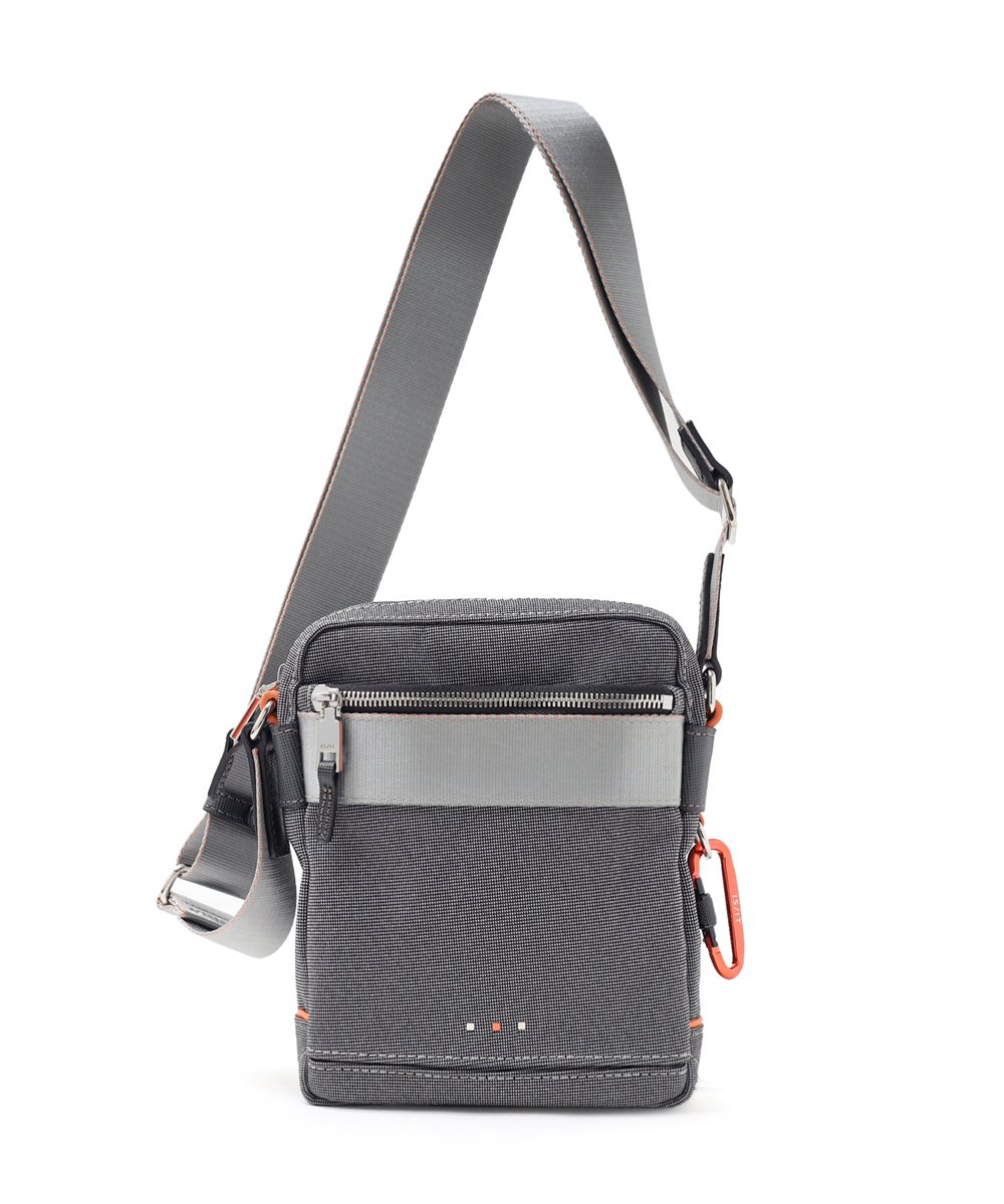 イズイット  ニードル ミニショルダーバッグ タテ型