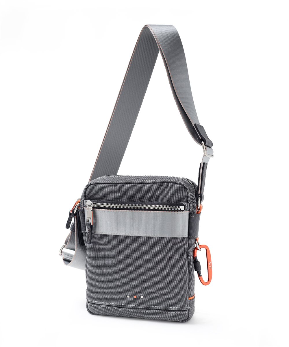 イズイット  ニードル ミニショルダーバッグ タテ型