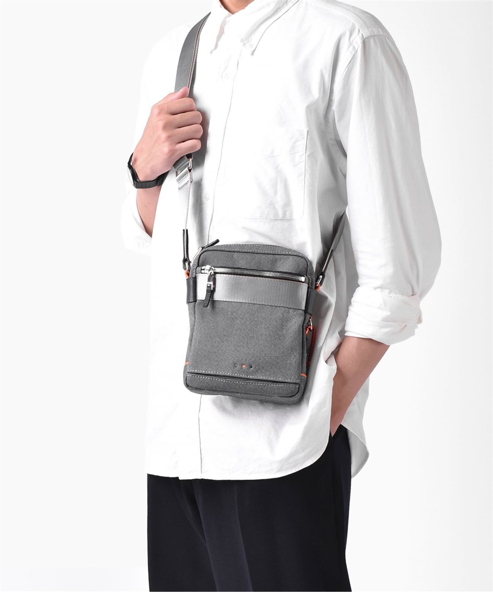 イズイット  ニードル ミニショルダーバッグ タテ型