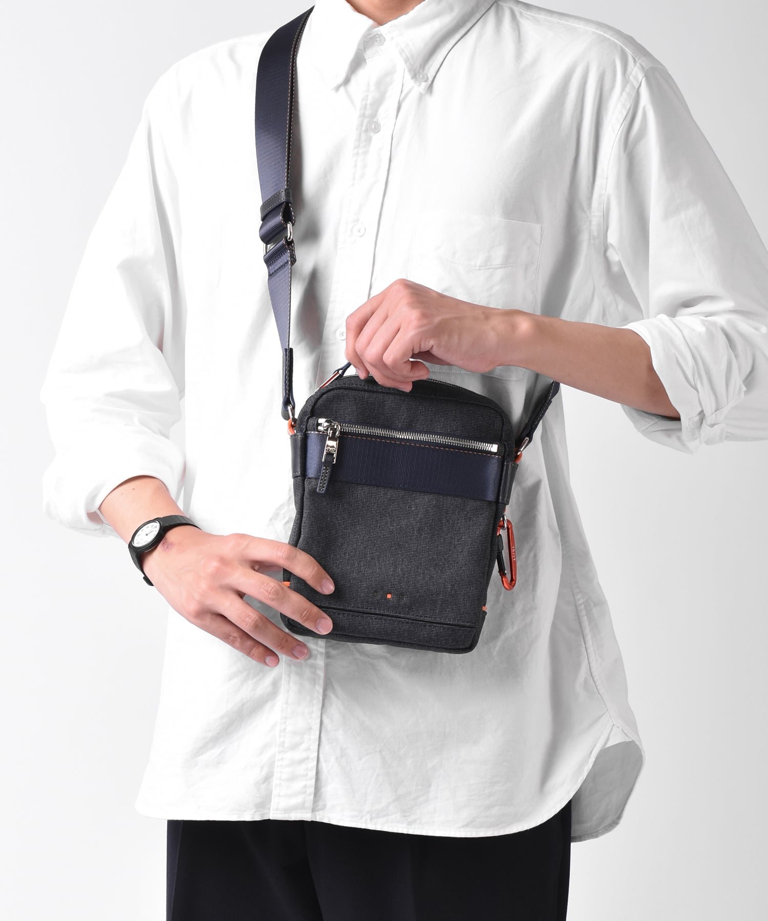 IS/IT / イズイット ニードル ミニショルダーバッグ タテ型