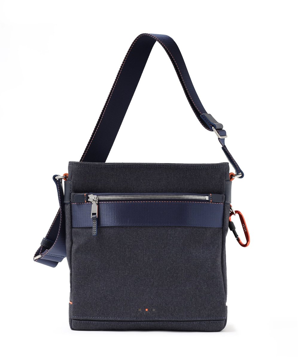 イズイット ニードル ショルダーバッグ