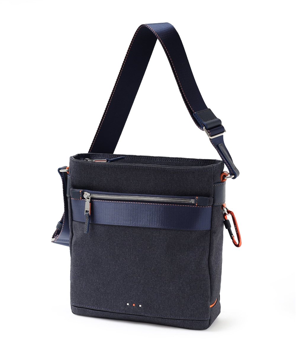 イズイット ニードル ショルダーバッグ