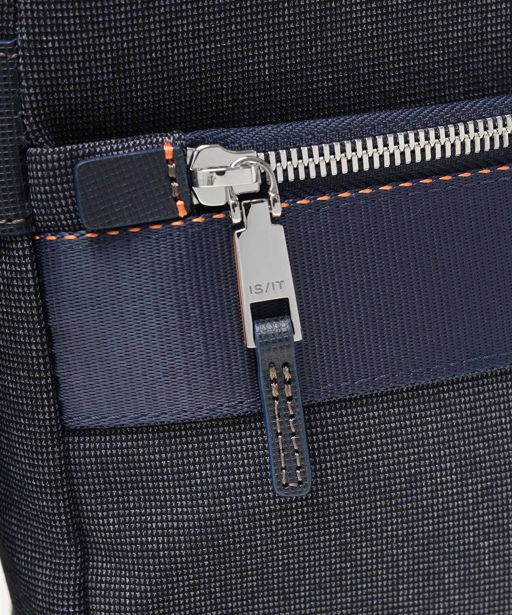 イズイット ニードル ショルダーバッグ