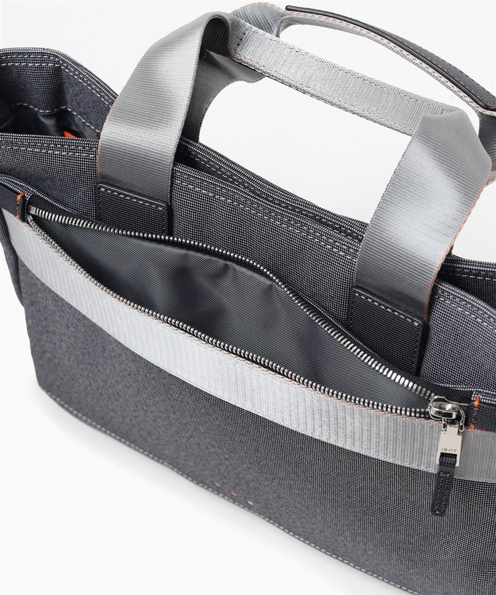 イズイット ニードル ドライビングトートバッグ