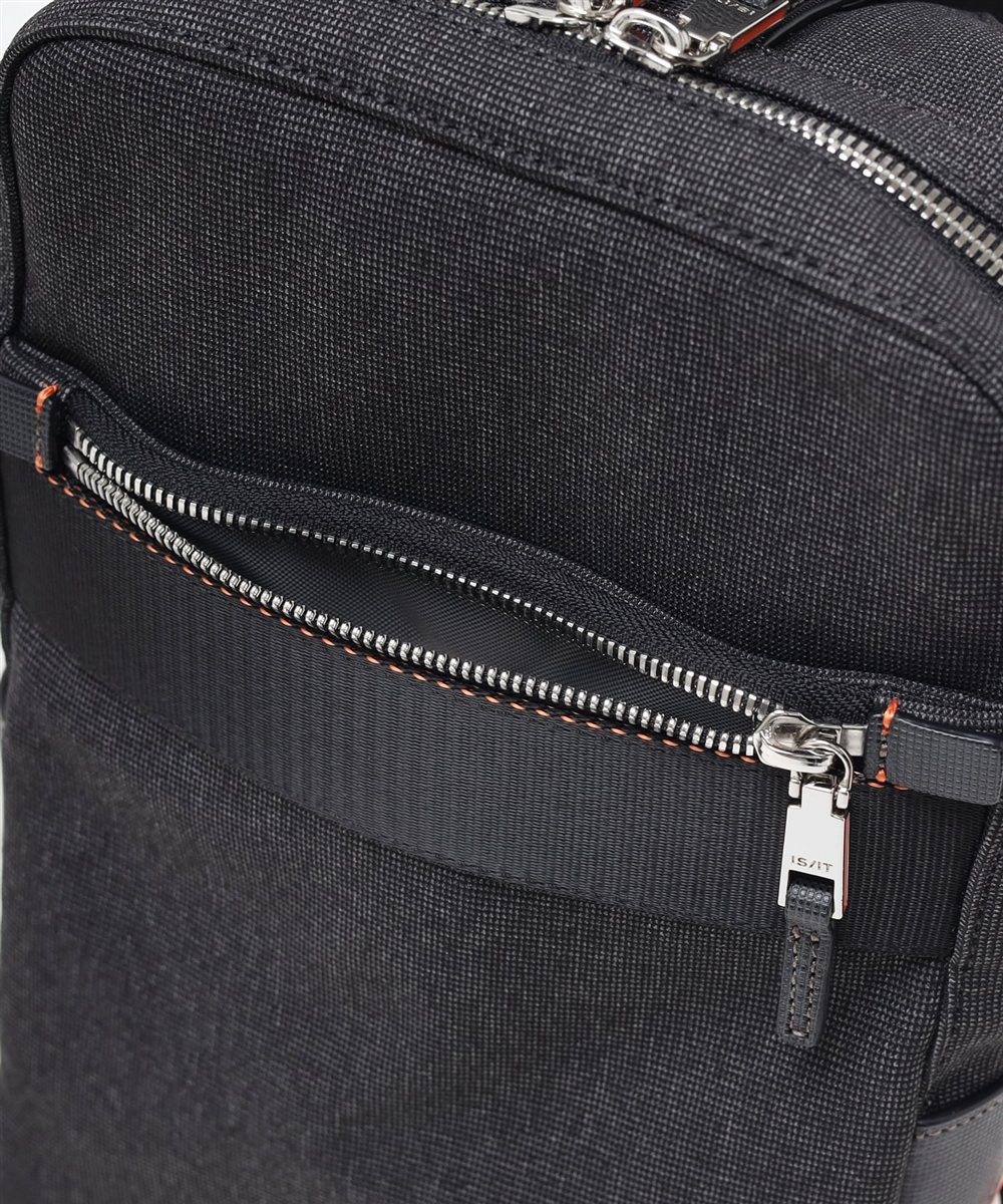 イズイット ニードル ワンショルダーバッグ