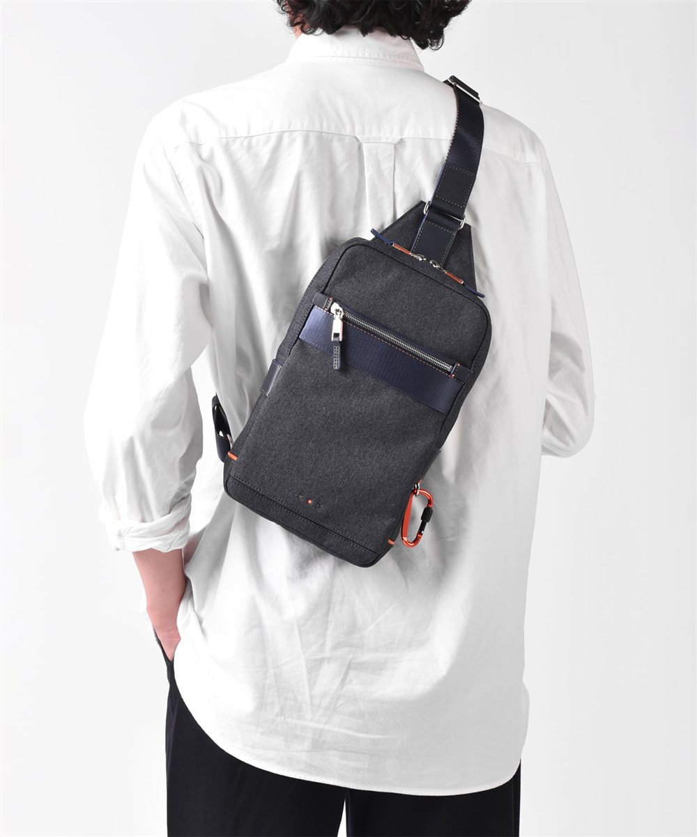 イズイット ニードル ワンショルダーバッグ