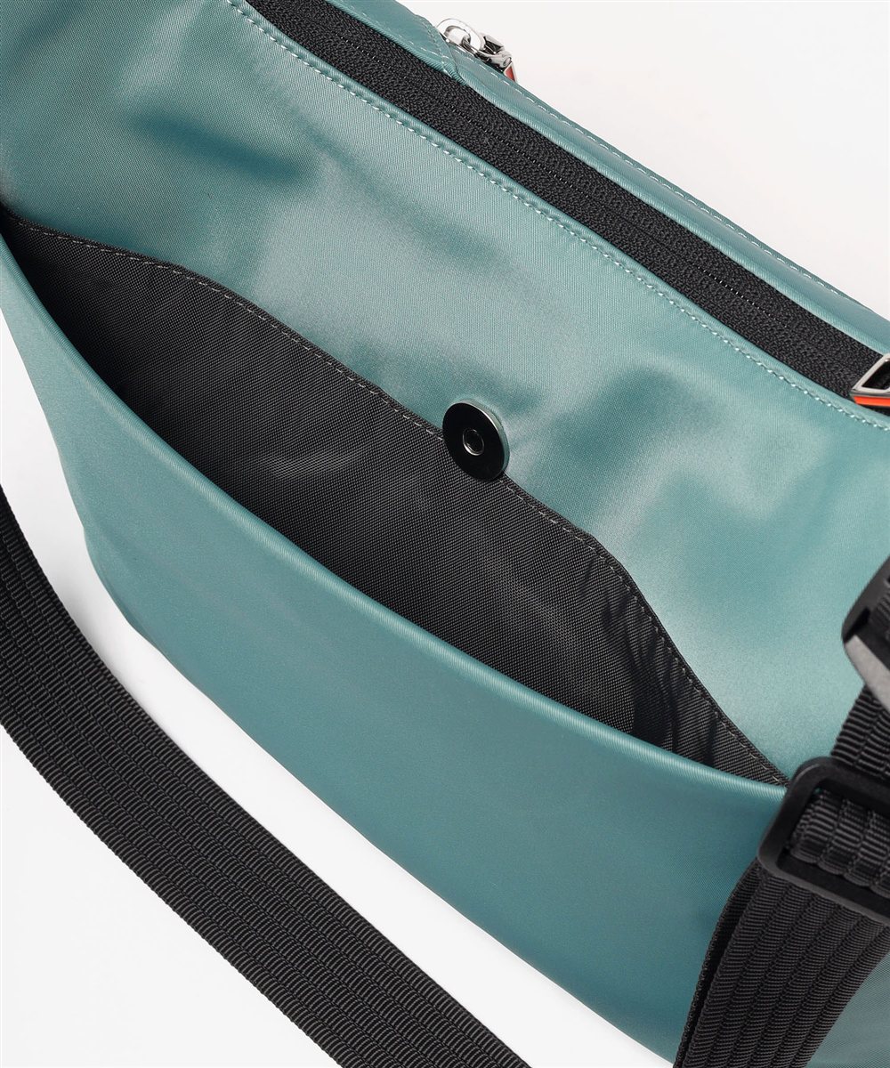 イズイット ボトカ ショルダーバッグ B5