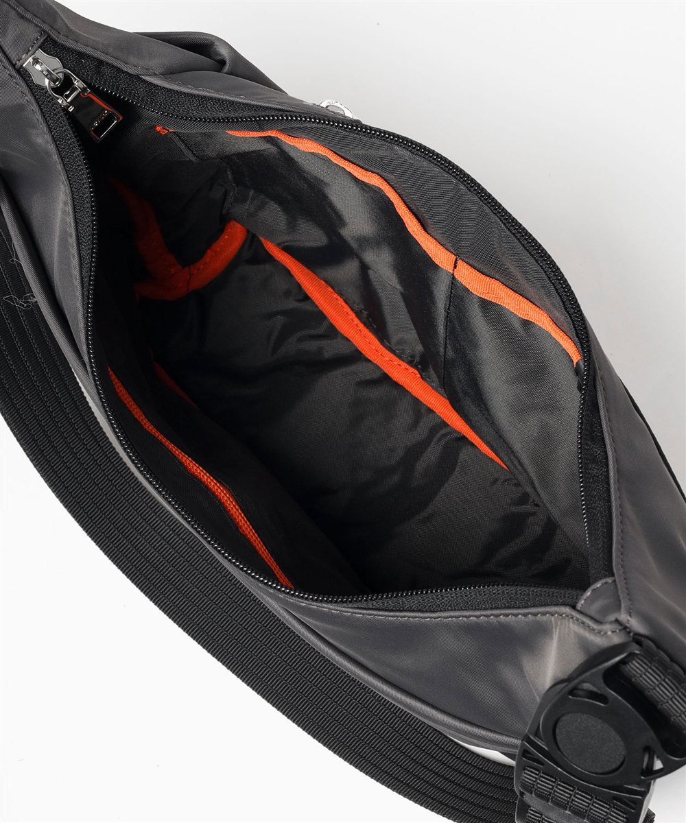 イズイット ボトカ ショルダーバッグ B5